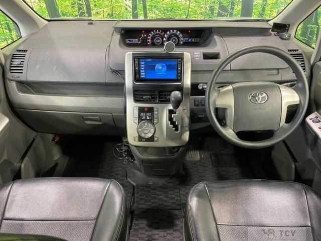 2007 Toyota Voxy