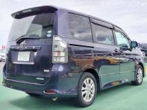 2011 Toyota Voxy