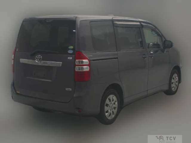 2013 Toyota Noah