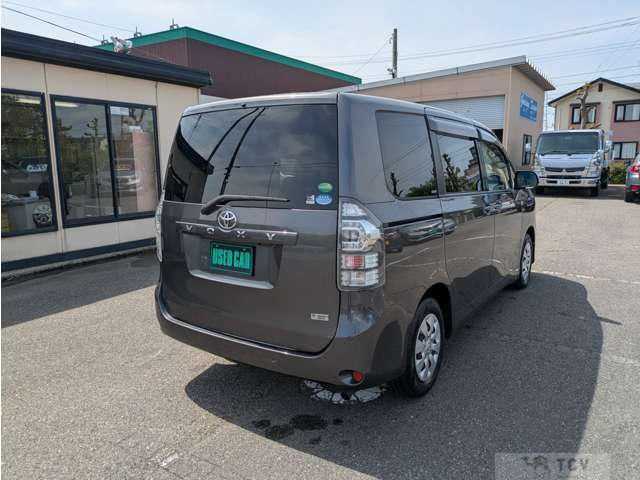 2013 Toyota Voxy