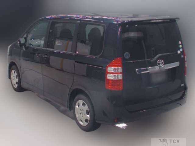 2013 Toyota Noah