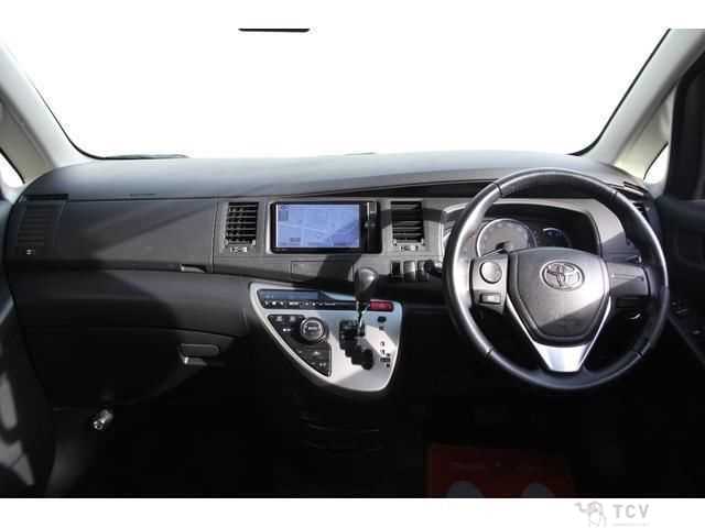 2013 Toyota Isis