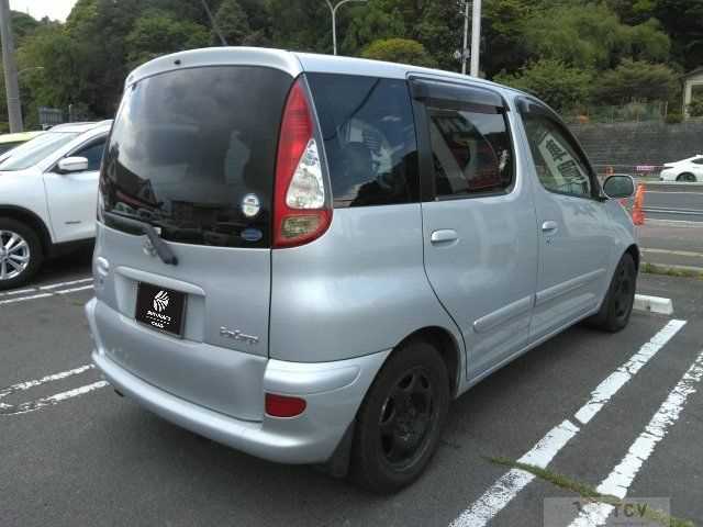 2003 Toyota Fun Cargo