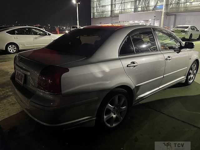 2004 Toyota Avensis