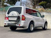 2002 Mitsubishi Pajero