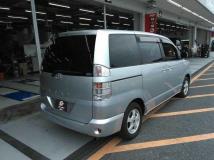 2003 Toyota Voxy