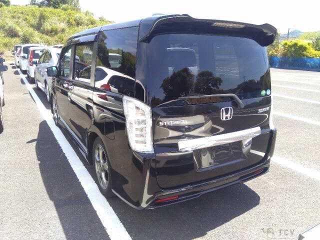 2013 Honda Step WGN