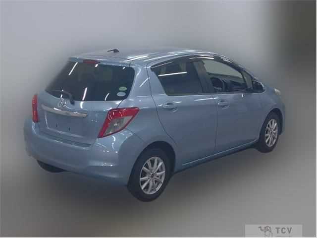2013 Toyota Vitz
