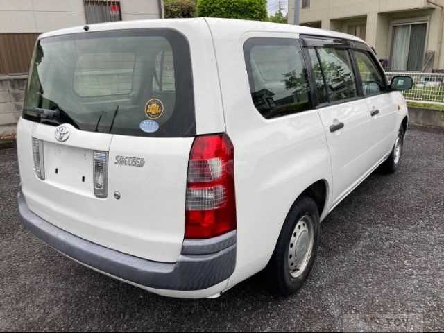 2014 Toyota Succeed Van