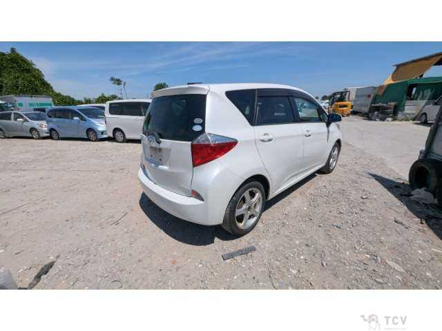 2011 Toyota Ractis