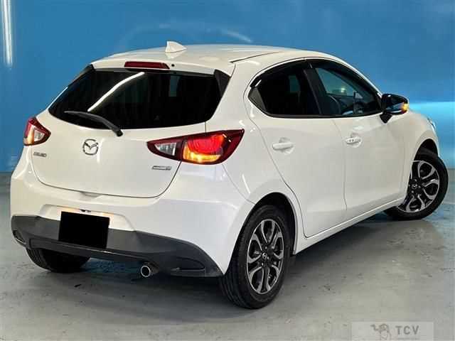 2016 Mazda Demio