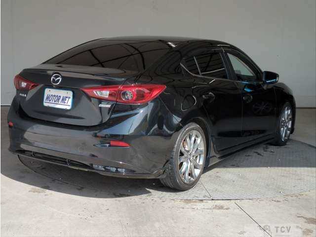 2016 Mazda Axela