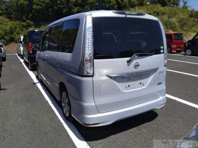 2013 Nissan Serena