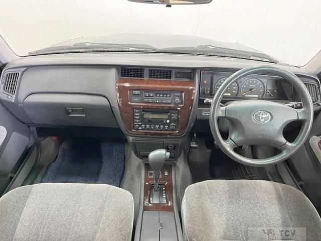 2004 Toyota Crown Sedan