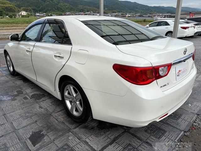 2011 Toyota Mark X