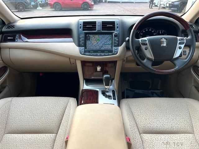 2010 Toyota Crown