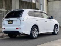 2013 Mitsubishi OUTLANDER PHEV