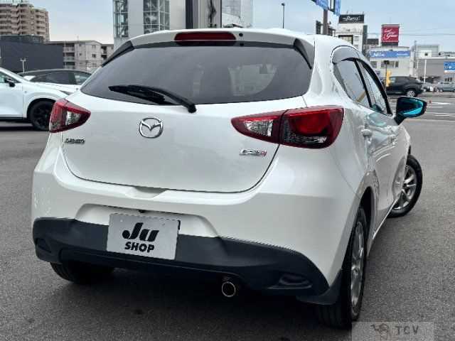 2016 Mazda Demio