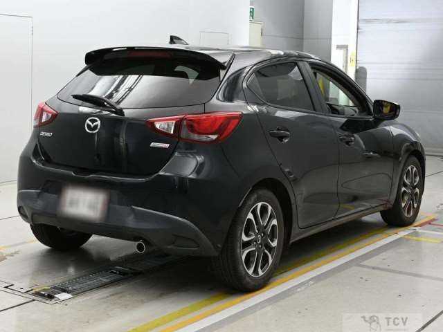 2016 Mazda Demio