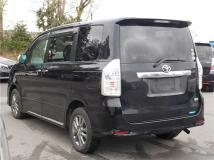 2013 Toyota Voxy