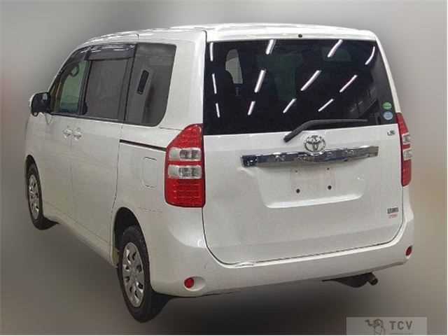 2013 Toyota Noah
