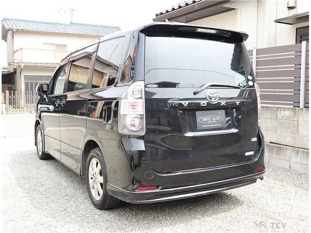 2007 Toyota Voxy
