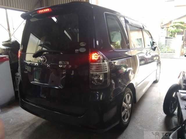 2009 Toyota Voxy