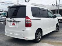 2010 Toyota Noah