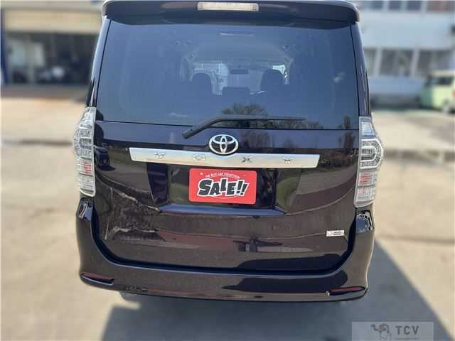 2010 Toyota Voxy