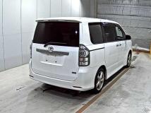 2010 Toyota Voxy