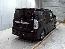 2010 Toyota Voxy