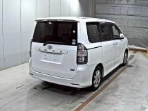2010 Toyota Voxy