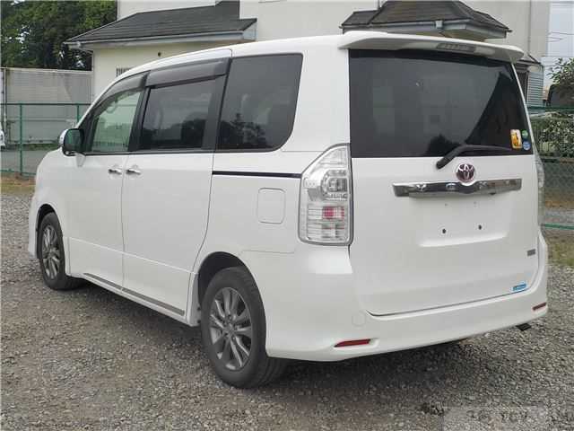 2012 Toyota Voxy