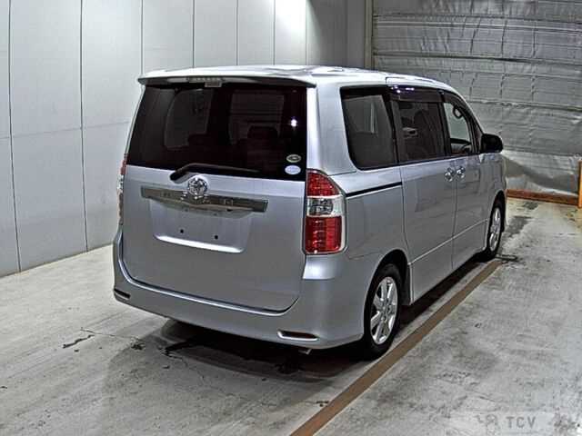2009 Toyota Noah