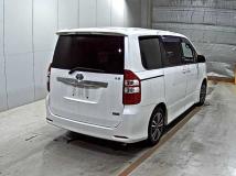 2010 Toyota Noah