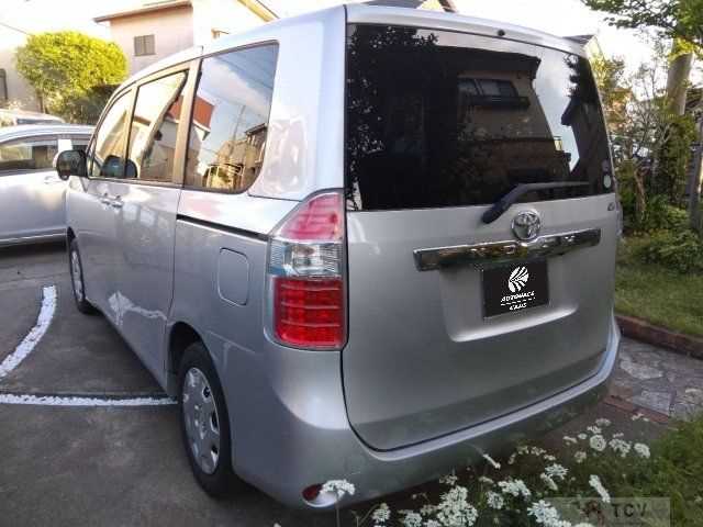2009 Toyota Noah
