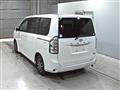 2010 Toyota Voxy