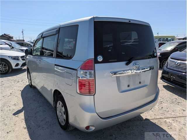 2007 Toyota Noah