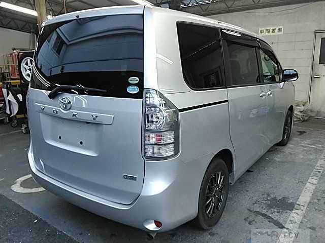 2010 Toyota Voxy