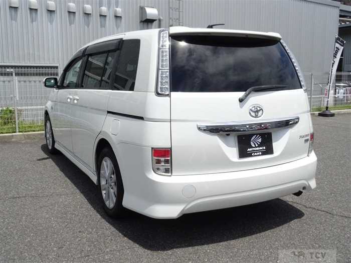 2011 Toyota Isis