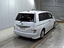 2013 Toyota Isis