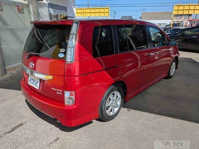 2012 Toyota Isis