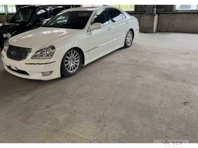 2004 Toyota Crown Majesta