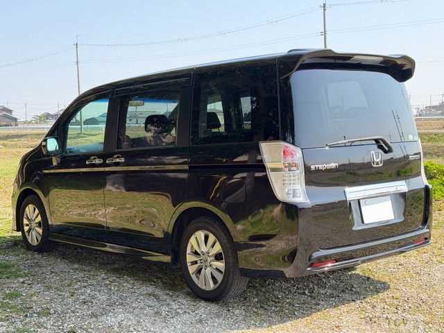 2011 Honda Step WGN