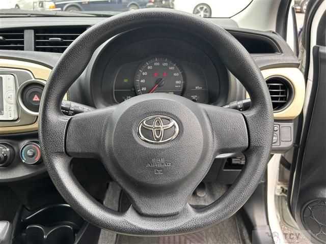 2011 Toyota Vitz