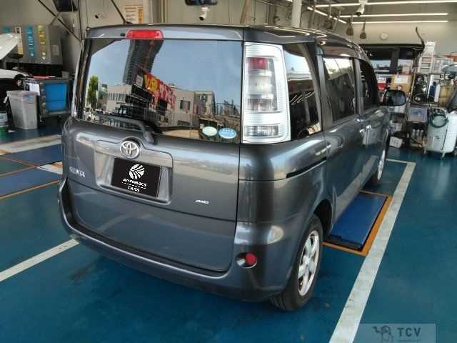 2011 Toyota Sienta