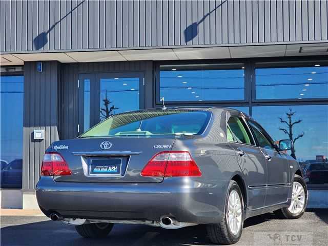 2005 Toyota Crown