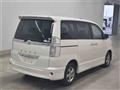 2006 Toyota Voxy