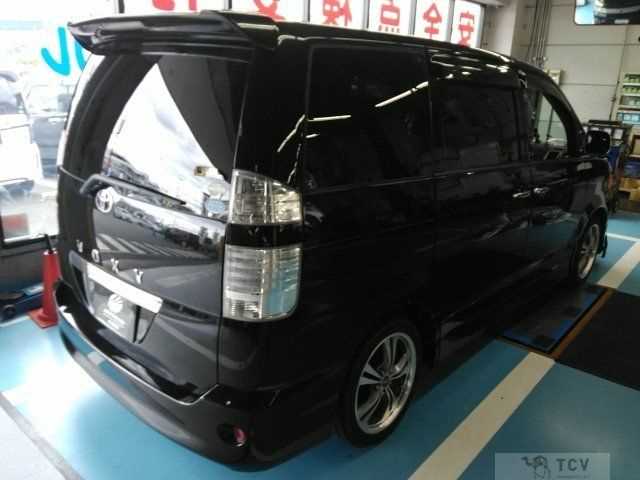 2007 Toyota Voxy