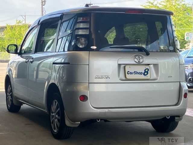 2009 Toyota Sienta